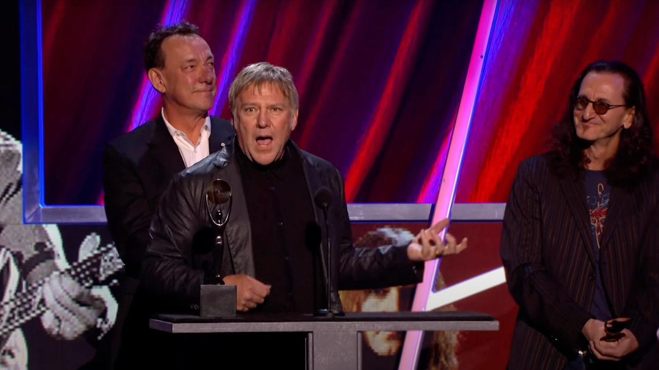 Alex Lifeson Marcou história com discurso Blah, Blah, Blah no Rock and Roll Hall of Fame