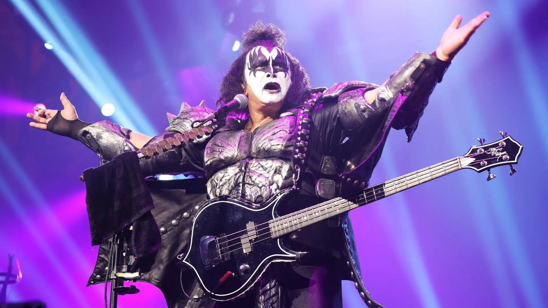 Gene Simmons do Kiss é hospitalizado após acidente de carro em Malibu