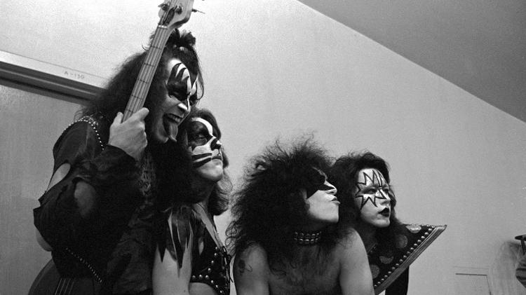 Membros Originais do KISS se reúnem para despedida final de Ace Frehley
