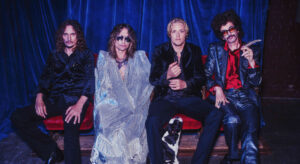 The Darkness Incendeia Austin com Espetáculo de Rock 'n' Roll em Turnê Dreams on Toast