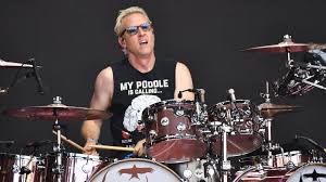 Josh Freese ainda não sabe por que foi demitido do Foo Fighters